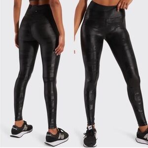 Koral Lustrous High-Rise Camo-Print black Leggings in black camo